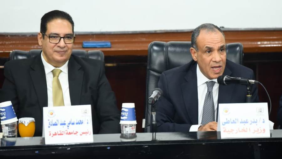 وزير الخارجية يلتقي طلاب كلية الاقتصاد والعلوم السياسية بجامعة القاهرة