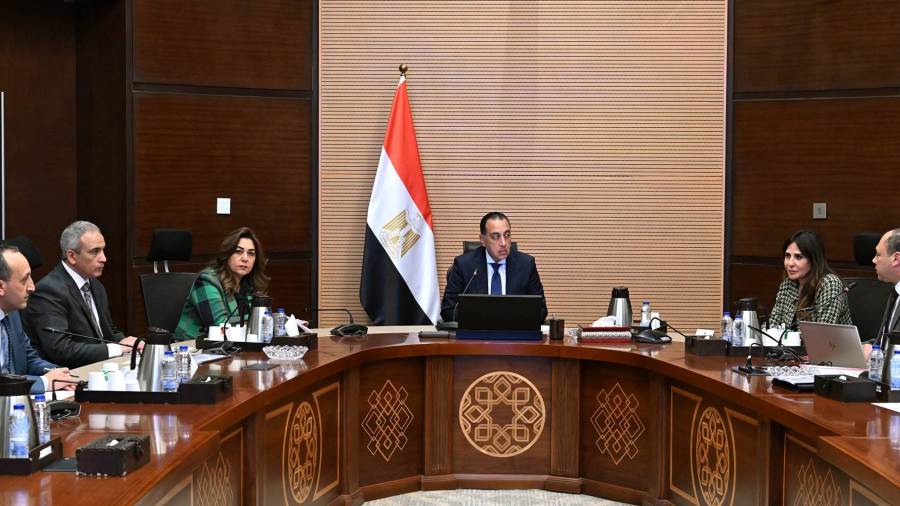 رئيس الوزراء يتابع الموقف التنفيذي لمشروعات هيئة تنمية الصعيد