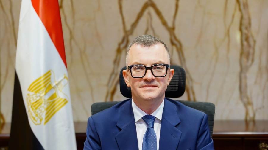 وزير التخطيط والتنمية يباشر مهام منصبه.. ويؤكد العمل بروح الفريق وتعزيز التنسيق الحكومي خلال المرحلة المقبلة