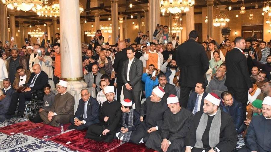 وزير الأوقاف ووكيل الأزهر ونقيب الأشراف يشهدون الاحتفال بذكرى غزوة بدر الكبرى بمسجد الإمام الحسين.. ودروس النصر والإيمان تتجدد في أجواء روحانية