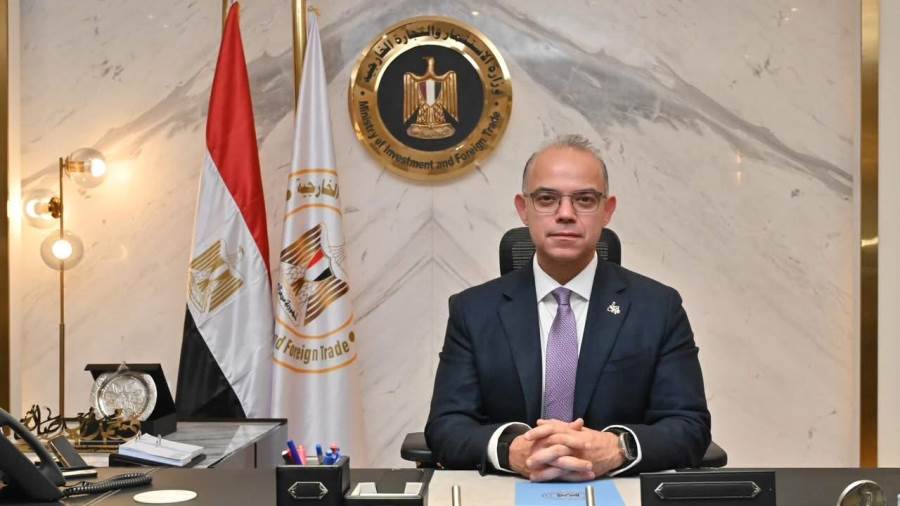  وزير الاستثمار والتجارة الخارجية يوجه باستمرارية منظومة الإفراج الجمركي خلال عطلة عيد الفطر المبارك