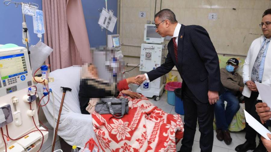 محافظ الجيزة يطمئن على المرضى بمستشفى التحرير العام.. ويوجه بتقديم الرعاية الكاملة