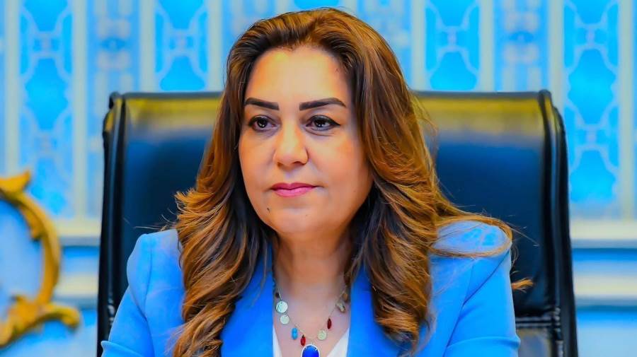 وزيرة التنمية المحلية والبيئة توجه بتنظيم حملات توعوية للأسواق ومحلات الدواجن والأسماك في نطاق محافظة الجيزة