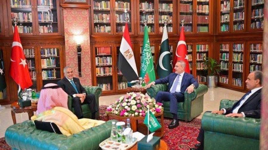 وزير الخارجية يشارك في الاجتماع الرباعي مع وزراء خارجية باكستان وتركيا والسعودية لبحث مستجدات الأوضاع الإقليمية وجهود خفض التصعيد