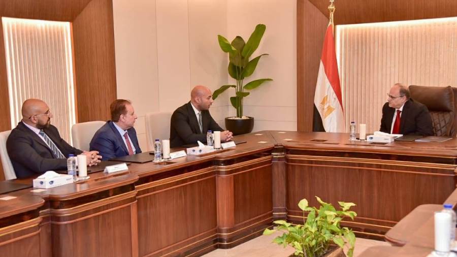 هيئة الدواء تبحث مع أسترازينيكا تعزيز توطين الصناعة الدوائية ودعم التوسع في الأسواق الإفريقية