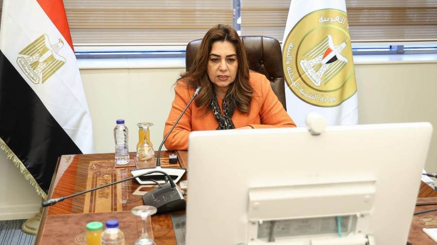 وزيرة التنمية تتابع مع المحافظين جهود الأجهزة التنفيذية في تنفيذ قرار رئيس الوزراء بغلق المحال التجارية وملفات التصالح والتقنين ومشروعات الخطة الاستثمارية