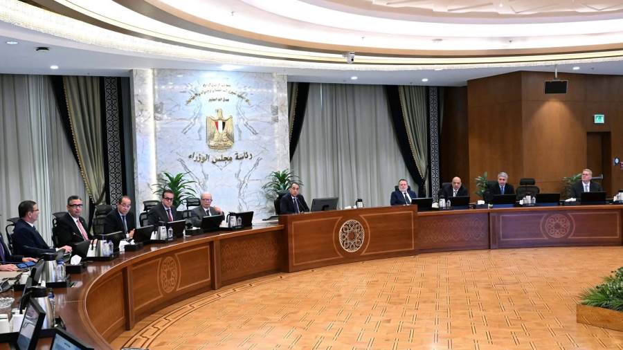 رئيس الوزراء يترأس اجتماع اللجنة المركزية لإدارة الأزمات