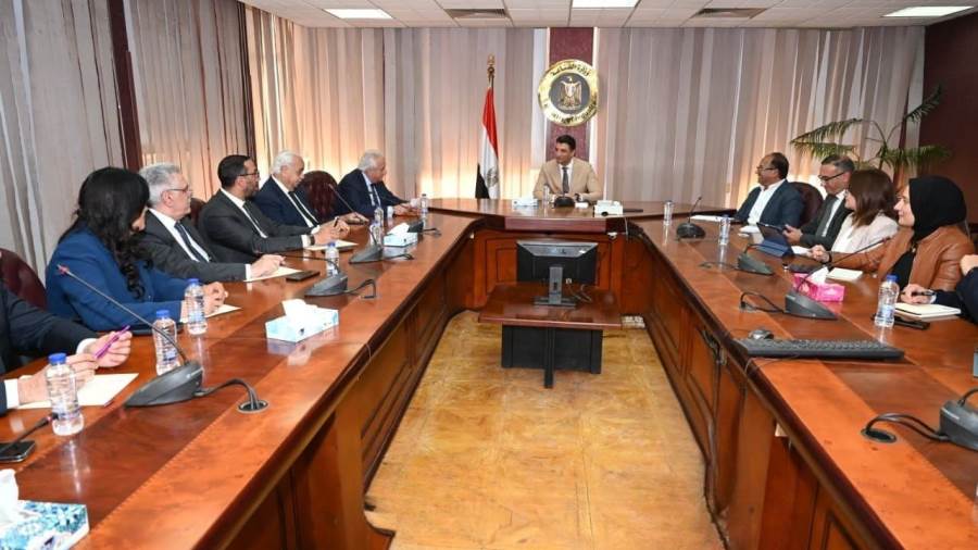 وزير الصناعة يبحث مع وفد غرفة التجارة الأمريكية بالقاهرة التعاون بين مصر والولايات المتحدة الأمريكية