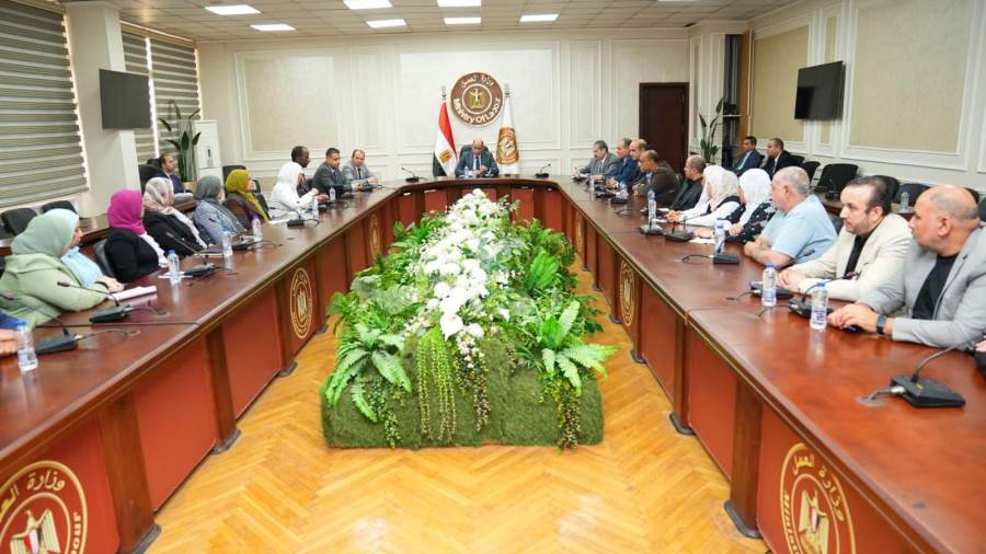 وزير العمل يلتقي قيادات مديريات "القاهرة الكبرى"