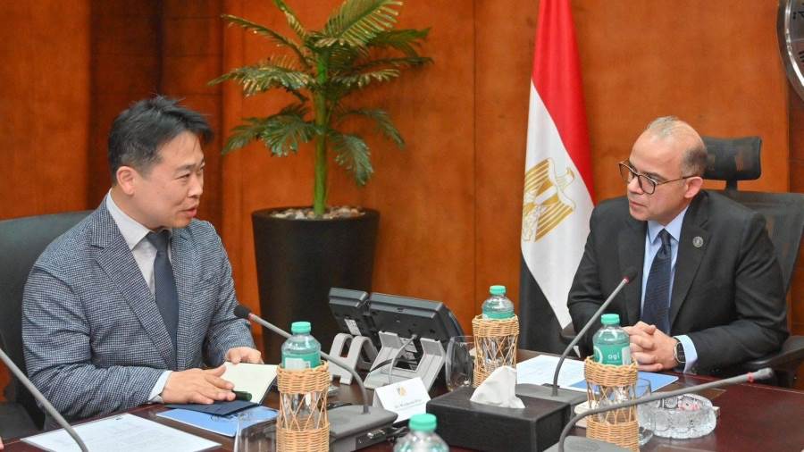  وزير الاستثمار والتجارة الخارجية يبحث مع قيادات "سامسونج" و"إل جي" خطط التوسع الاستثماري وزيادة نسبة المكون المحلي 