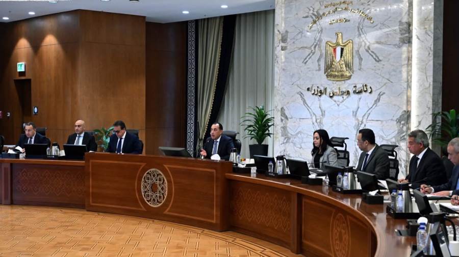 رئيس الوزراء يُتابع إجراءات مواجهة مخاطر المنصات والألعاب الإلكترونية لحماية النشء