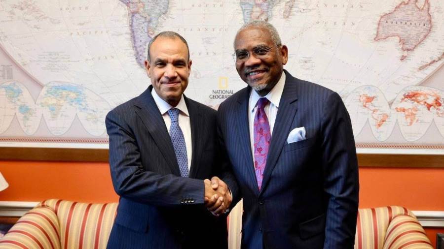 وزير الخارجية يلتقي زعيم الأقلية الديمقراطية في لجنة الشئون الخارجية بمجلس النواب الأمريكي