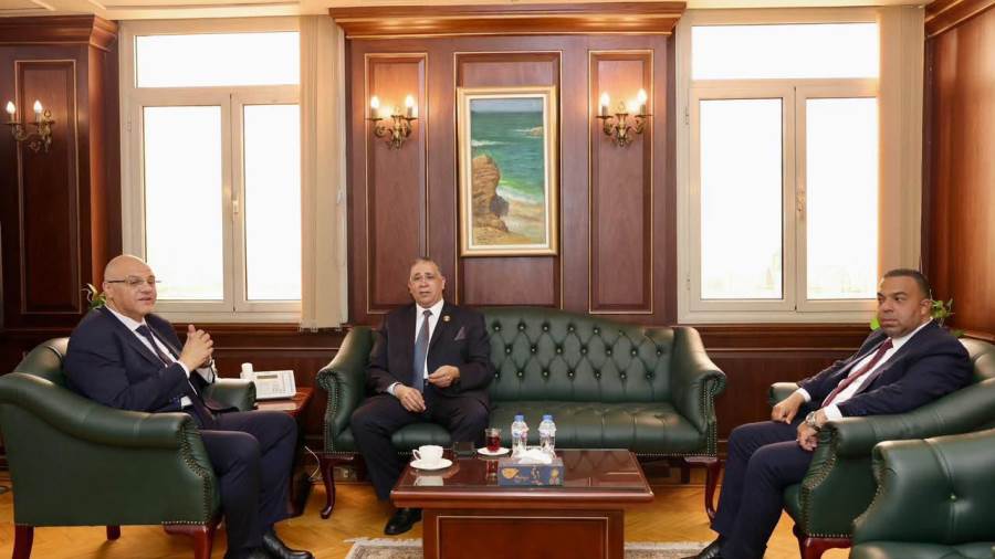 محافظ الإسكندرية ورئيس اتحاد المحامين العرب يبحثان تعزيز التعاون المشترك