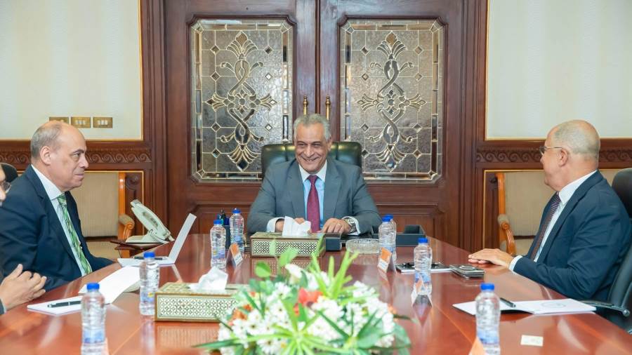 وزير الدولة للإنتاج الحربي يلتقي رئيس اتحاد الصناعات المصرية لبحث تعزيز التصنيع المحلي