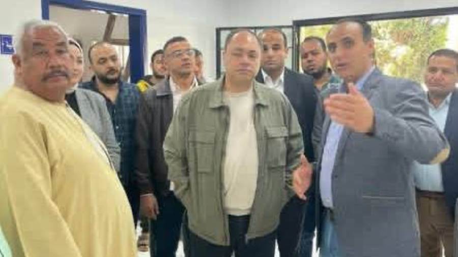 رئيس هيئة تنمية الصعيد يقوم بجولة ميدانية لتفقد مشروعات الهيئة بمحافظة بني سويف لمتابعة معدلات التنفيذ