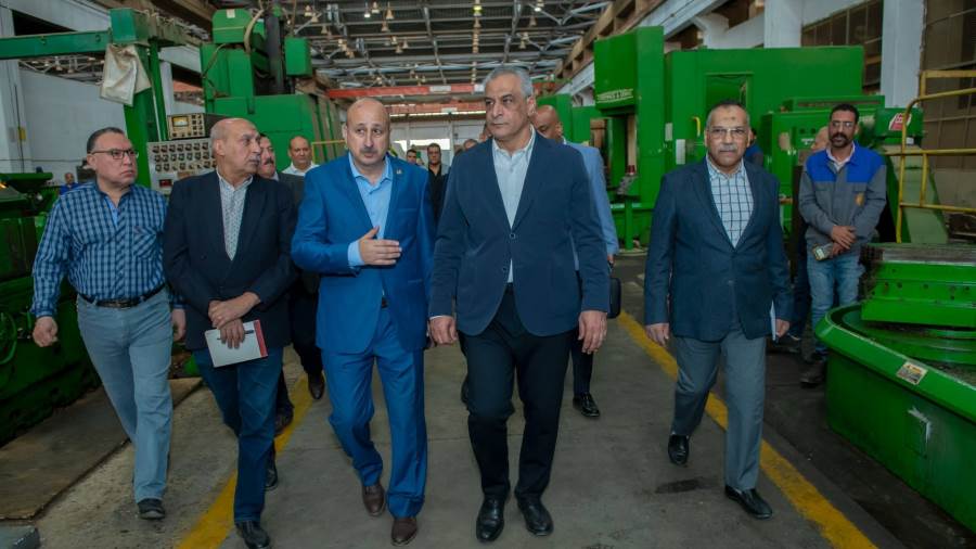 وزير الدولة للإنتاج الحربي في زيارة مفاجئة يطمئن على تنفيذ الخطط الإنتاجية في "أبو زعبل للصناعات الهندسية"