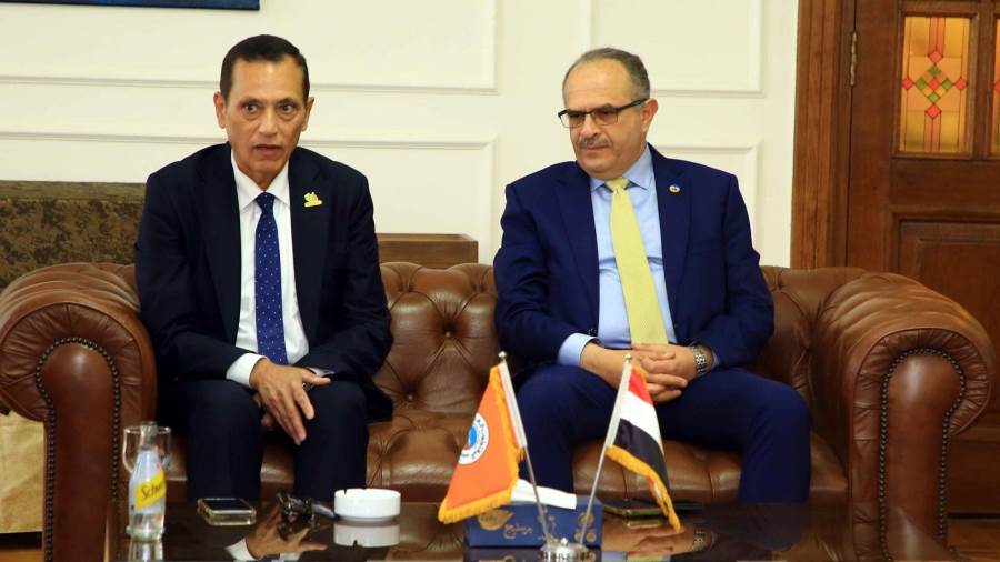 شركة "تنمية الريف المصرى الجديد" تتعاقد مع "المقاولون العرب" لتنفيذ طريق استراتيجي جديد فى سهل المنيا الغربى