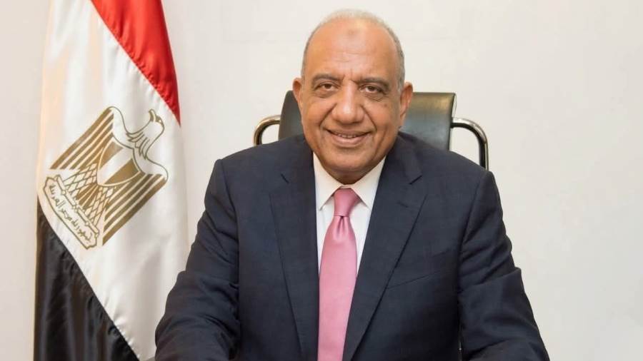 وزير الكهرباء يتابع عمل لجان المرور والتفتيش على مراكز الخدمة والشحن والتحكم الآلي خلال إجازة عيد الأضحى