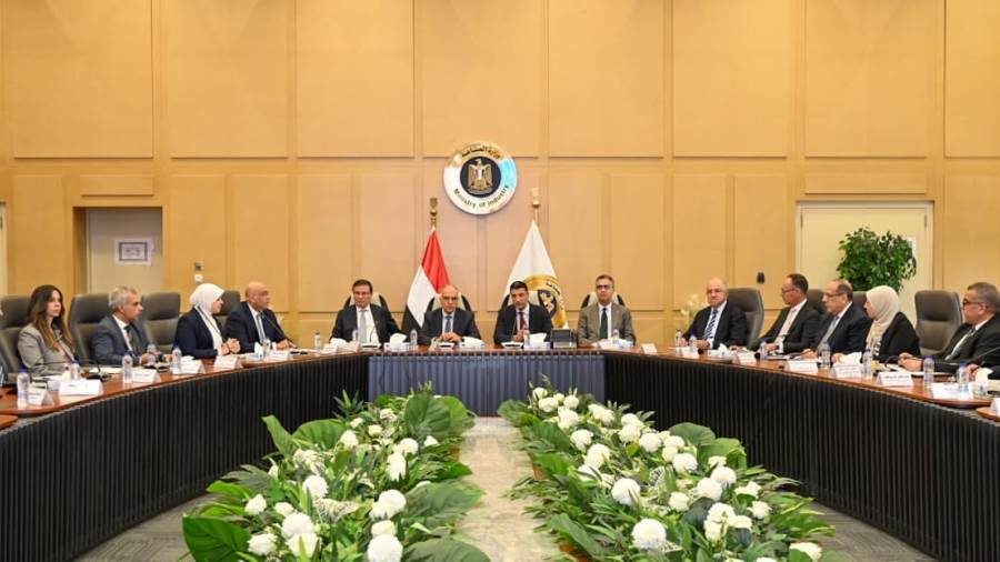 وزراء الصناعة والري والتموين والزراعة يتفقون على تشكيل لجنة مشتركة لإدارة ملف البصمة المائية في مشروعات الصناعات الغذائية