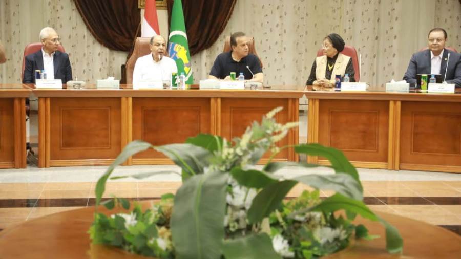 وزير الصحة يترأس اجتماع اللجنة التنسيقية لمنظومة التأمين الصحي الشامل استعداداً لإطلاقها بالمحافظة