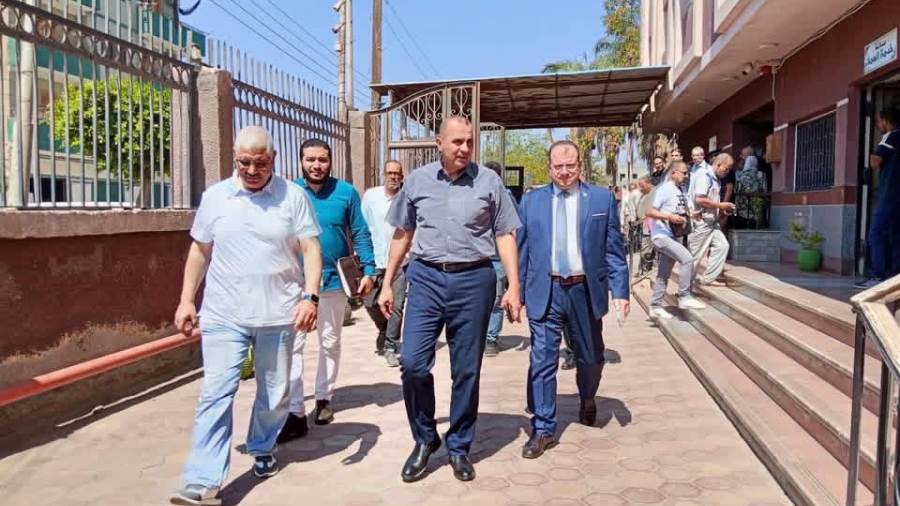 الدستاوي ورئيس كهرباء جنوب الدلتا يتفقدان سير العمل والوقوف على مستوى الأداء بشبكات قويسنا