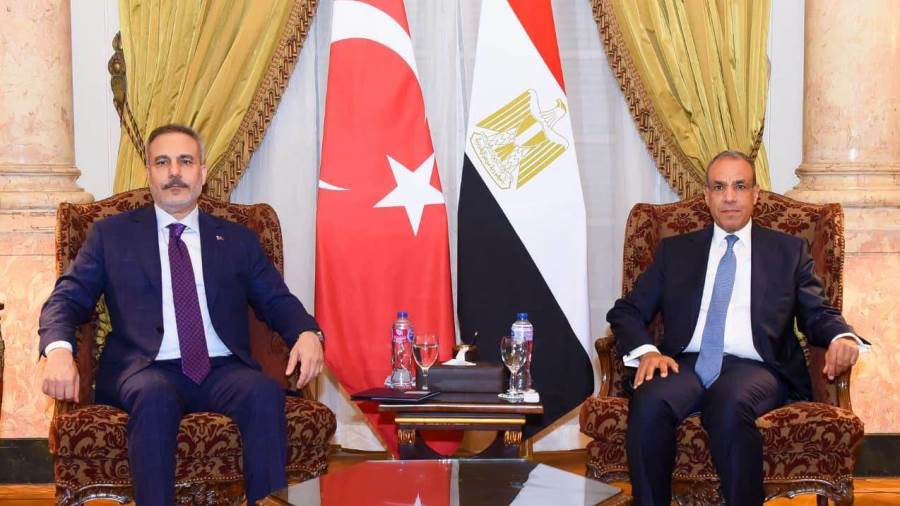 وزير الخارجية يلتقي نظيره التركي على هامش اجتماع الأطراف الإقليمية الأربعة بالقاهرة