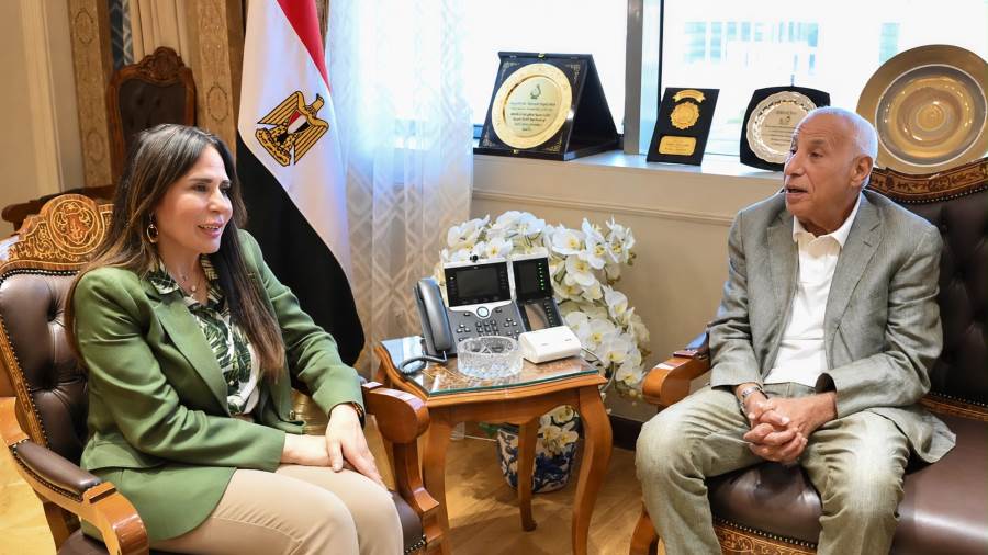وزيرة الإسكان تستقبل الكابتن حسين لبيب.. وتؤكد تقديرها الكبير لنادي الزمالك باعتباره أحد أعرق الأندية الرياضية في مصر وإفريقيا