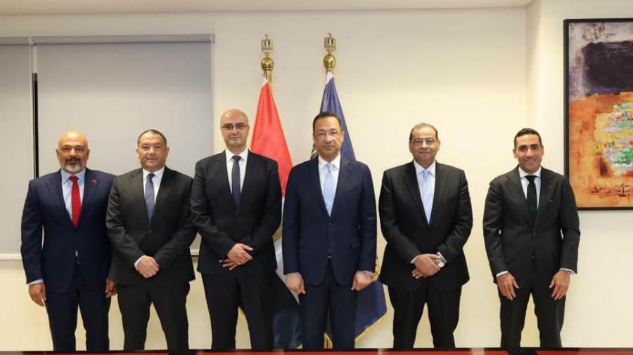 وزير الاتصالات وتكنولوجيا المعلومات يشهد إطلاق خدمتي "اطمن" و"اطمن على الآخر" لتوفير بيئة إنترنت آمنة للأطفال على الهاتف المحمول 