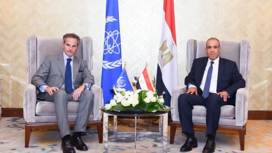 وزير الخارجية يلتقي المدير العام للوكالة الدولية للطاقة الذرية بمدينة العلمين
