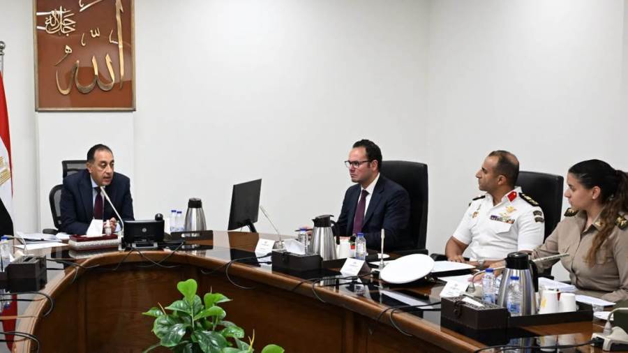 رئيس الوزراء يتابع منظومة التعامل مع ظاهرة الكلاب الضالة
