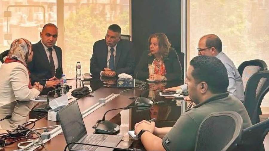مي عبد الحميد تستقبل محافظ جنوب سيناء بمقر صندوق الإسكان الاجتماعي