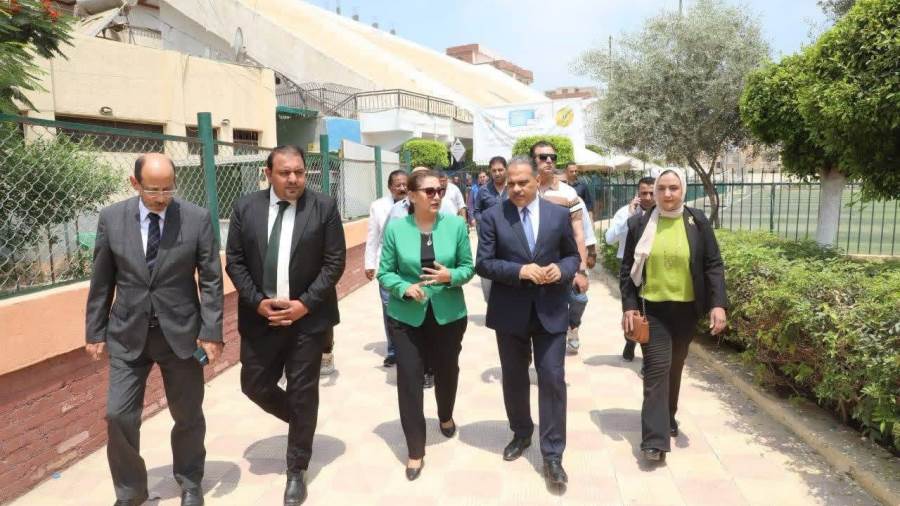 اللجنة الطبية العليا والاستغاثات بمجلس الوزراء تنظم قافلة طبية شاملة بمحافظة الشرقية بالتعاون مع مؤسسة بنك الشفاء المصري