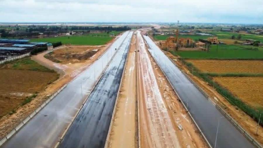 وزيرة الإسكان تتابع موقف تنفيذ عدد من مشروعات الطرق والمحاور والكباري بمحافظتي الإسكندرية وكفر الشيخ