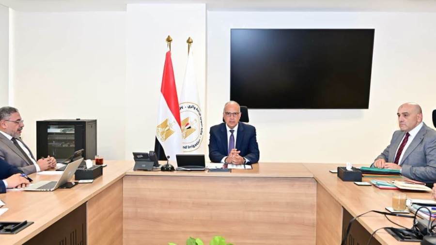 سويلم يتابع الموقف التنفيذي لمشروع "دعم تحديث إدارة الموارد المائية بقطاع الزراعة في مصر"