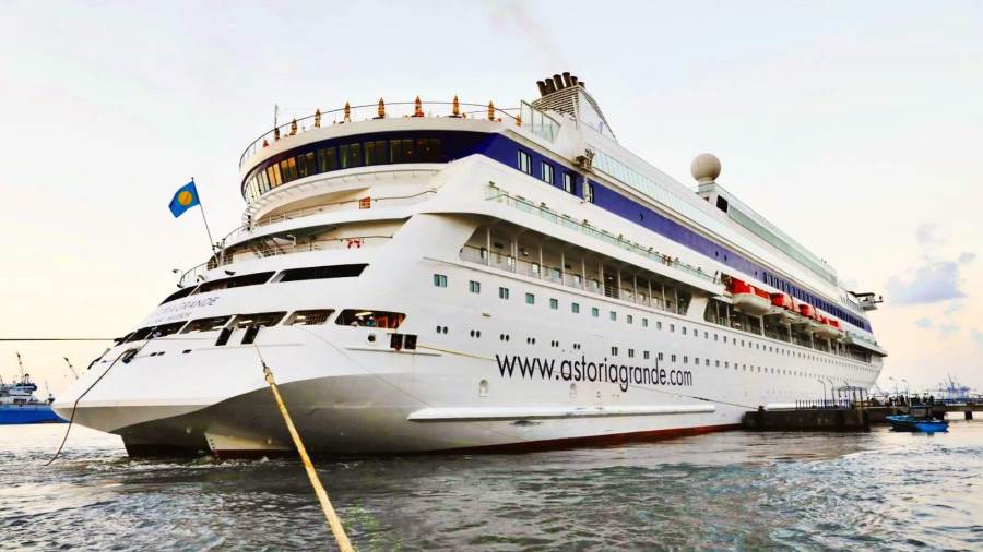 في زيارتها الأولى..  ميناء غرب بورسعيد يستقبل السفينة السياحية ASTORIA GRANDE