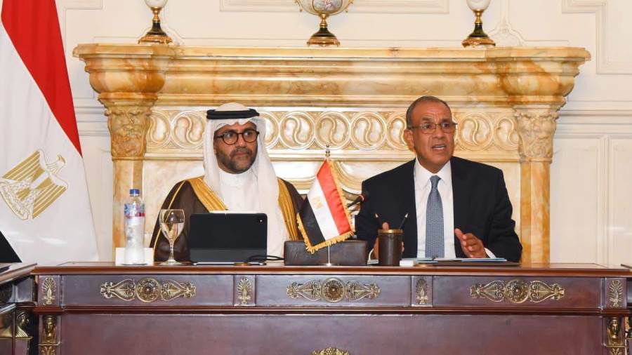 وزير الخارجية يعقد جلسة موسعة مع ممثلي القطاع الخاص بحضور رئيس مجلس إدارة المصرف العربي للتنمية الاقتصادية في أفريقيا