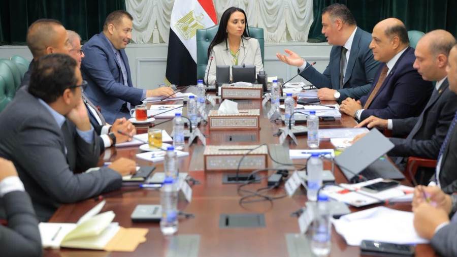 وزيرة التضامن الاجتماعي تترأس اجتماع مجلس أمناء المؤسسة القومية لتيسير الحج .. وتعلن إجراء القرعة الإلكترونية لحج الجمعيات الأهلية لموسم 1448هـ- 2027م.. الثلاثاء المقبل