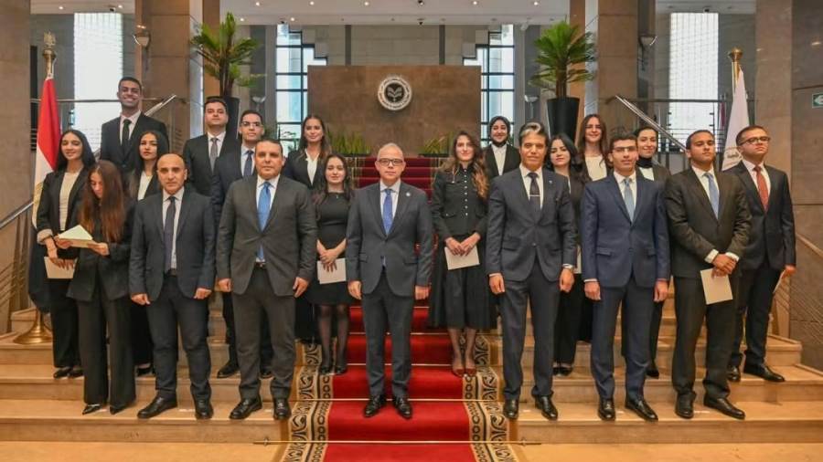 وزير الاستثمار والتجارة الخارجية يشهد أداء اليمين للدفعة الجديدة من أعضاء التمثيل التجاري