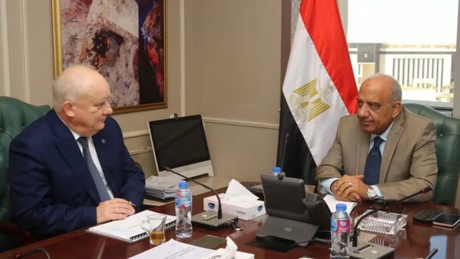 وزير الكهرباء والطاقة المتجددة يجتمع بالنائب الأول لمدير عام المؤسسة الحكومية الروسية للطاقة الذرية "روسآتوم" رئيس شركة "آتوم ستروى إكسبورت"