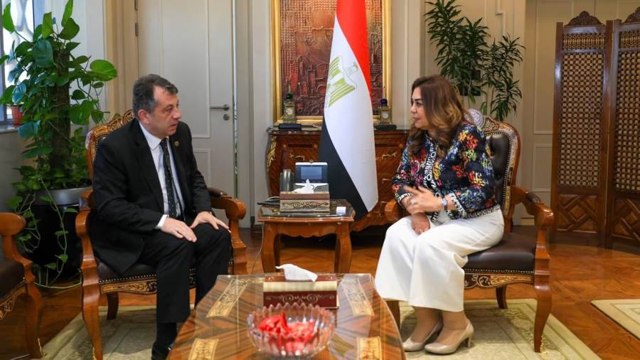 وزيرة التنمية المحلية والبيئة تبحث مع سفير أرمينيا بالقاهرة تعزيز التعاون في مجالات حماية الطبيعة وإدارة المخلفات وملفات الإدارة المحلية