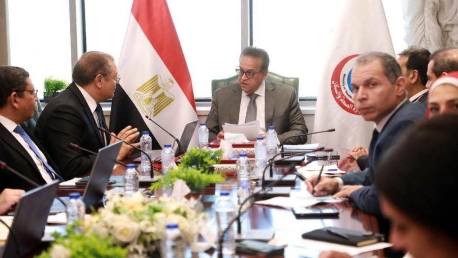 وزير الصحة يعقد اجتماعًا لمتابعة التقرير السنوي للهيئة العامة للاعتماد والرقابة الصحية عن العام المالي 2025 /2026
