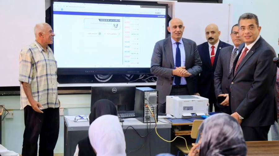 وزير التربية والتعليم ومحافظ البحر الأحمر يواصلان جولتهما بتفقد مدارس مدينة حلايب لمتابعة العملية التعليمية
