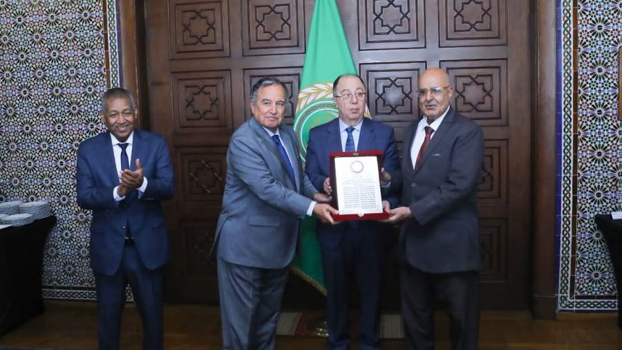 الجامعة العربية تكرم السفير علي صالح موسى بمناسبة انتهاء مهام عمله قائما بأعمال مندوب اليمن