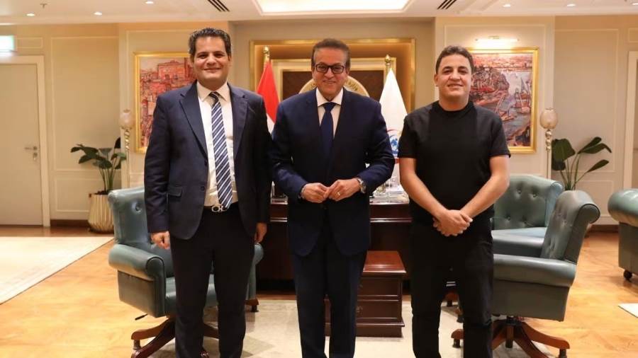 وزير الصحة يستقبل رئيس تحرير «بصراحة» والصحفي صاحب واقعة مستشفى 6 أكتوبر ويؤكد رفض أي تجاوزات بحق الإعلاميين