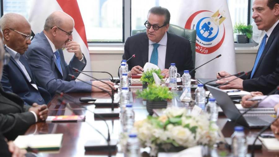 وزير الصحة يستقبل وفدًا من منظمة الصحة العالمية لاستعراض الخطوات التنفيذية استعدادًا لحصول مصر على الإشهاد الدولي بالخلو من البلهارسيا