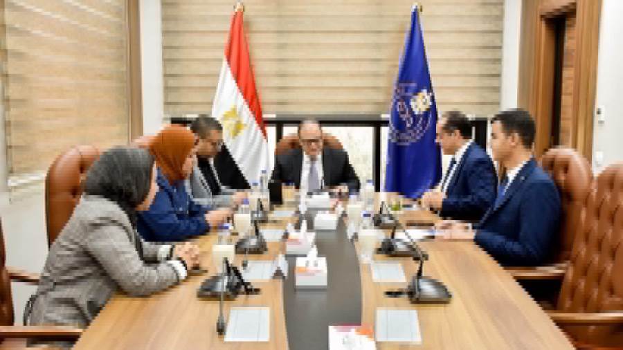 رئيس هيئة الدواء يبحث مع شركة المهن الطبية للأدوية سبل دعم التصنيع المحلي وتعزيز توافر المستحضرات الدوائية