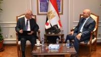 وزير النقل يستقبل السفير الياباني بالقاهرة لمتابعة الموقف التنفيذي للمشروعات المشتركة