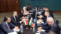 وزير الاستثمار والتجارة الخارجية يلتقي وزير الاقتصاد والصناعة بجمهورية بلغاريا