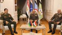 وزير الدفاع والإنتاج الحربى والفريق أحمد خليفة رئيس أركان حرب القوات المسلحة يلتقيان نائب القائد العام للجيش الوطنى الليبى
