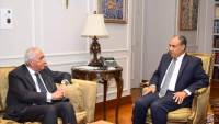 وزير الخارجية يستقبل مسئولي غرفة التجارة الأمريكية في القاهرة